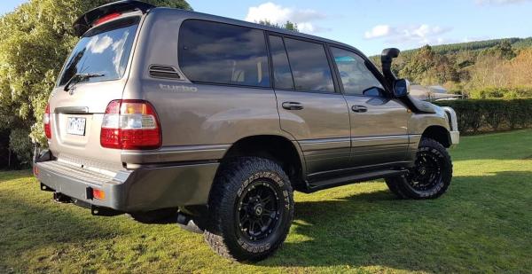 2005 Toyota Landcruiser GXL