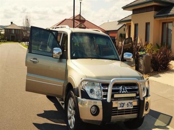 2010 Mitsubishi Pajero 