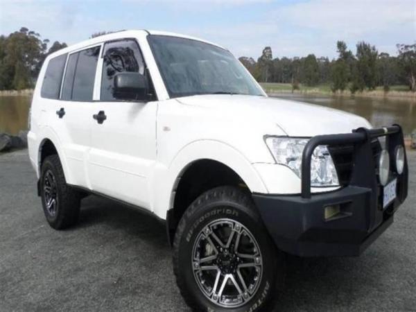 2011 Mitsubishi Pajero 