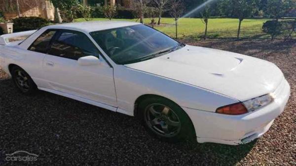 1990 Nissan Skyline 