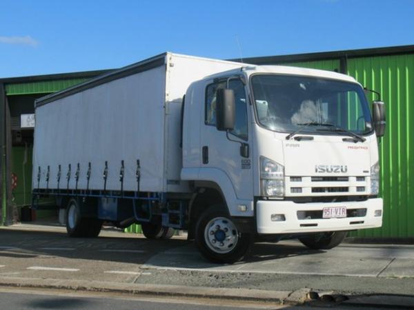 2009 Isuzu FRR SERIES White