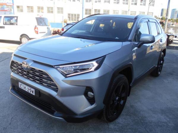 2019 TOYOTA RAV4 CRUISER 2WD HYBRID AXAH52R