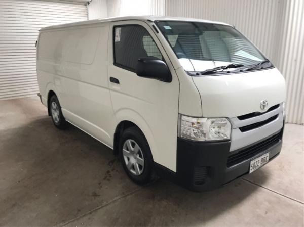 2017 Toyota Hiace 