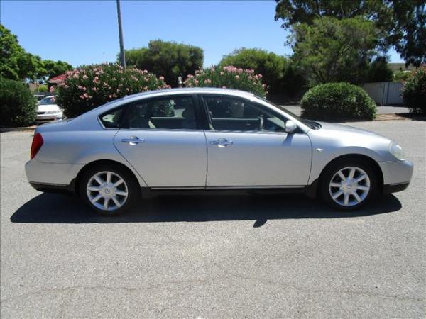 2005 NISSAN MAXIMA 