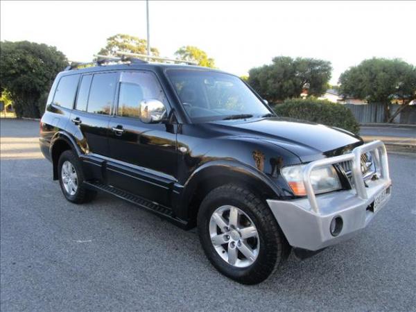 2005 MITSUBISHI PAJERO 