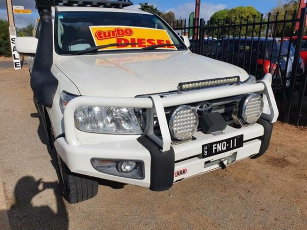 2011 Toyota Landcruiser VDJ200R MY10 Sahara Pearl White 6 Speed Sports Automatic