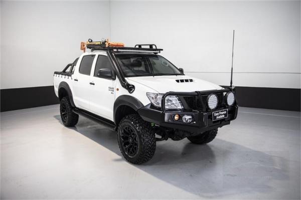 2014 TOYOTA HILUX DUAL C CHAS SR (4x4) KUN26R MY12