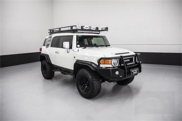 2013 TOYOTA FJ CRUISER 4D WAGON GSJ15R