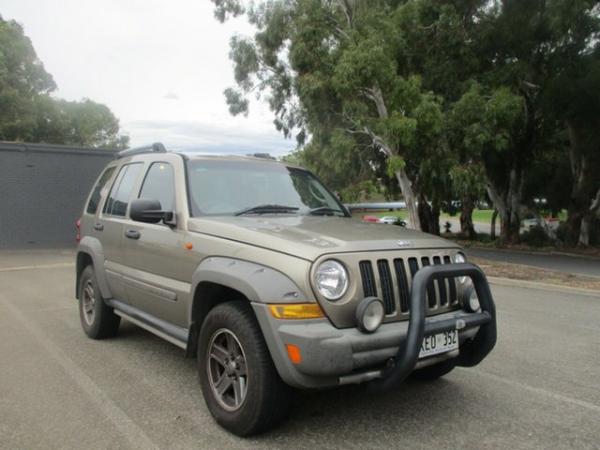 2005 Jeep Cherokee KJ MY2005 Renegade Gold 5 Speed Automatic