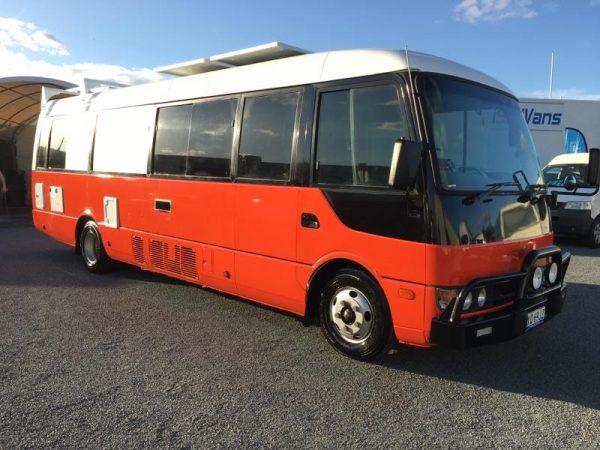 2003 MITSUBISHI ROSA MOTORHOME