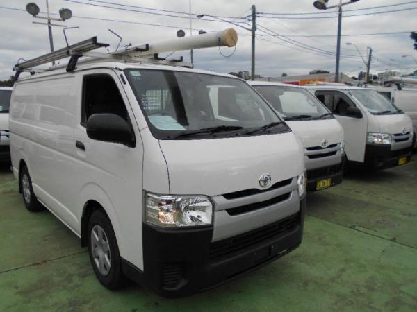 2017 TOYOTA HIACE LWB TRH201R MY16