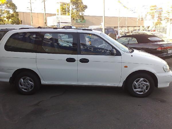 2000 Kia Carnival LS 7 Seater