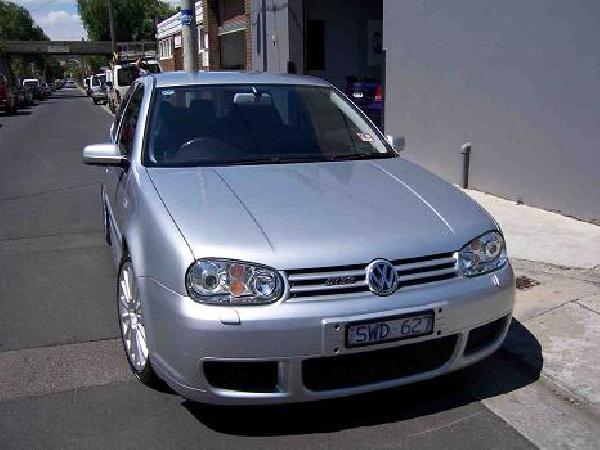 2004 Volkswagen Golf R32