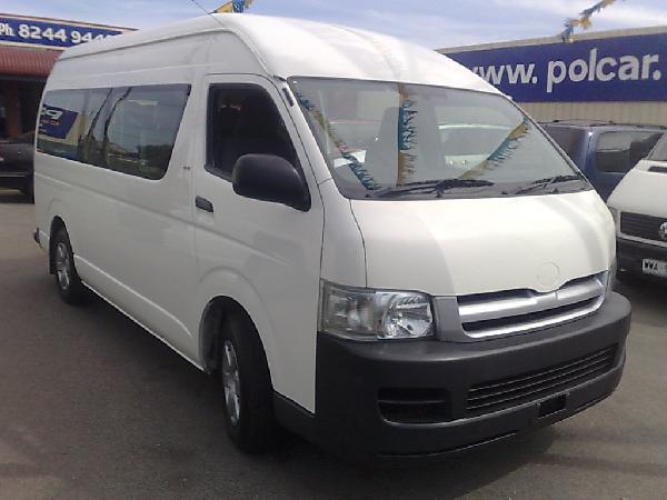 2005 Toyota Hiace Commuter