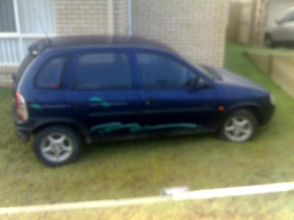 1998 Holden Barina swing