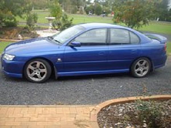 2004 Holden Commodore S