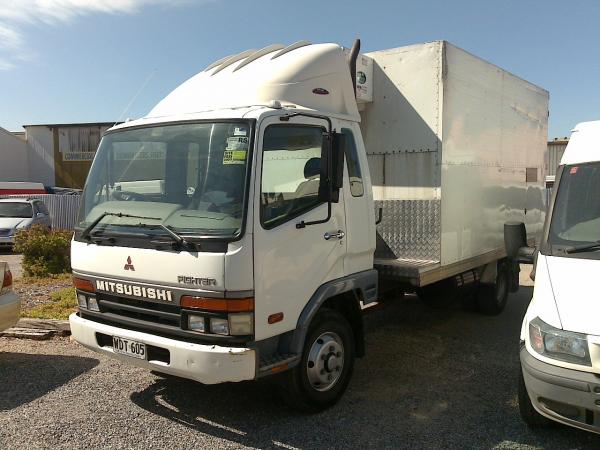 1998 Mitsubishi Fighter Refrigerated Pantech