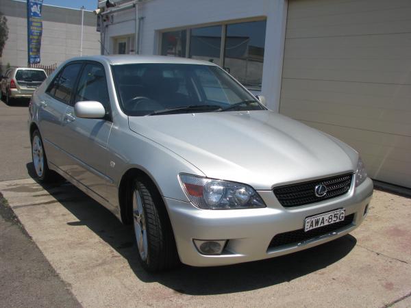 2005 Lexus IS200 GXE