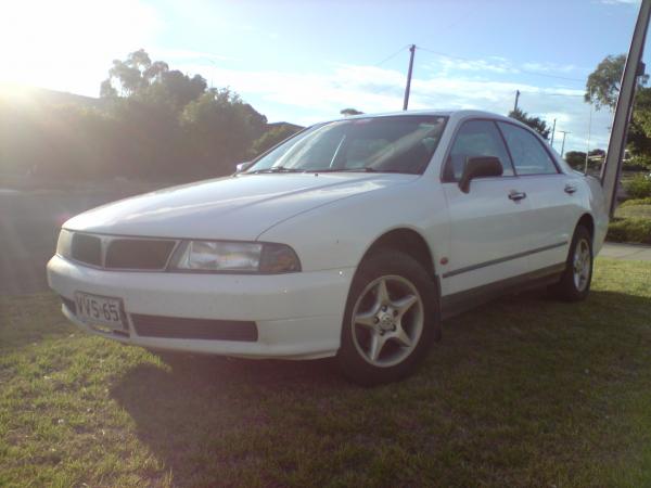 1999 Mitsubishi Magna 