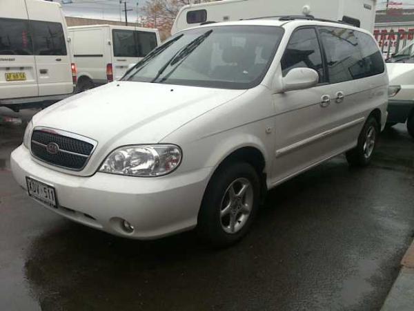 2005 Kia Carnival LS 7 seater 