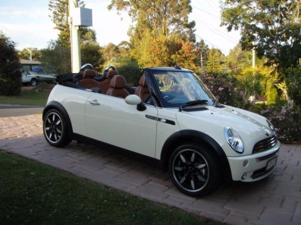 2008 Mini Cabrio Sidewalk 