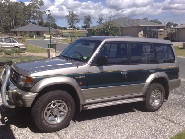 1997 Mitsubishi PAJERO GLS