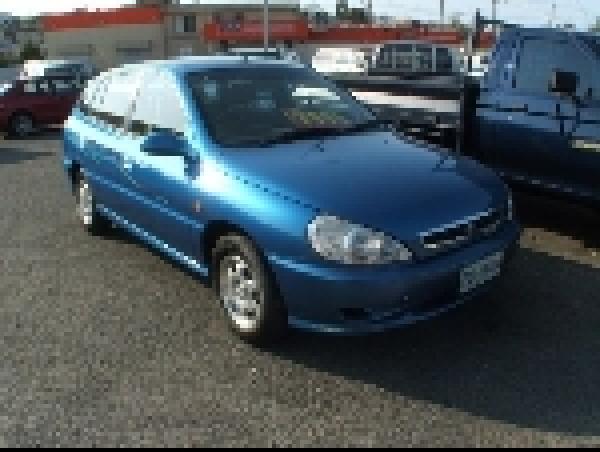 2002 Kia rio 