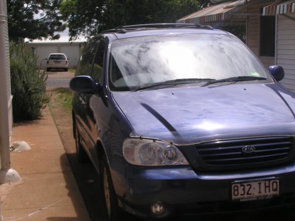 2003 Kia Carnival 