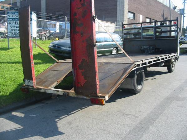 1984 Mitsubishi canter tow truck