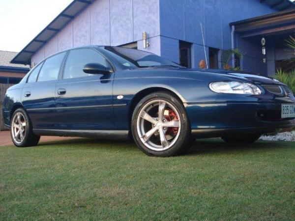 2000 Holden Commodore Series II