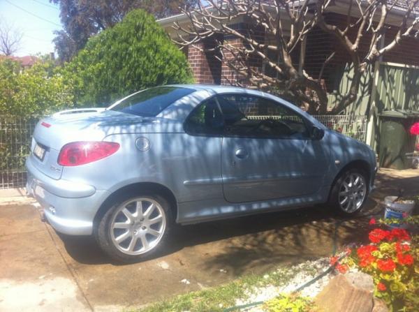 2004 Peugeot 206 cc 2.0 L manual