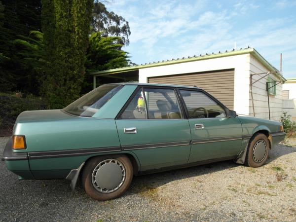 1990 Mitsubishi MAGNA 