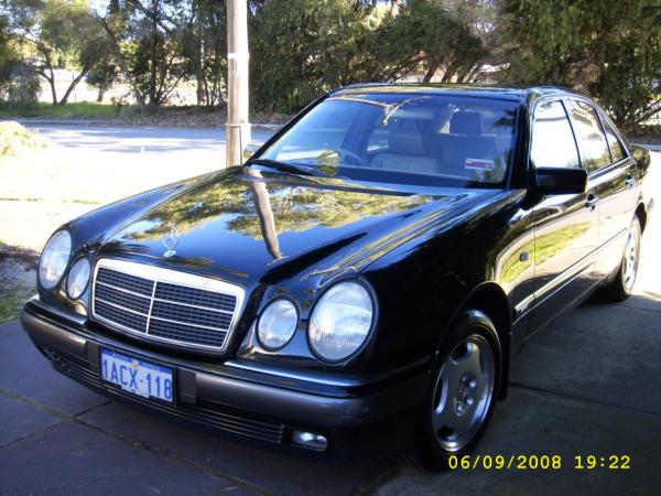 1997 Mercedes-Benz E320 