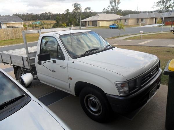 2001 Toyota Hilux LN147R