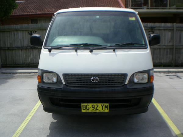 2004 Toyota Hiace 