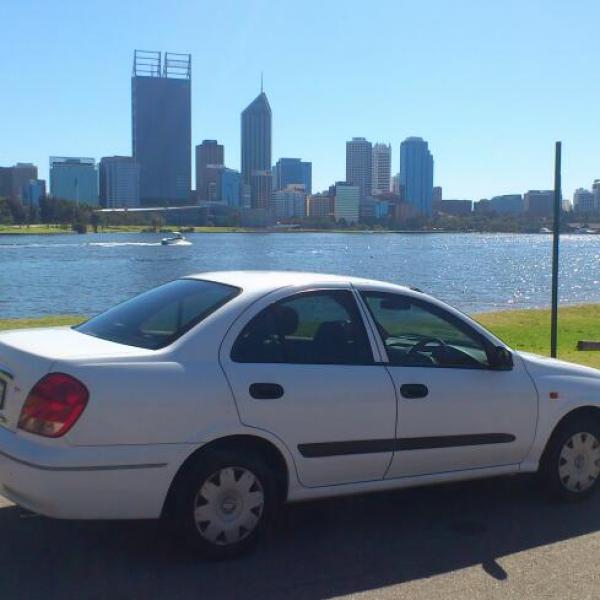 2005 Nissan pulsar st