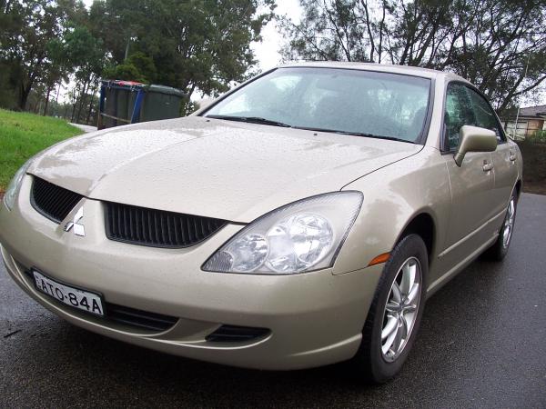 2003 Mitsubishi magna awd