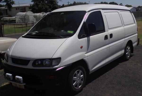 2000 Mitsubishi Express WA