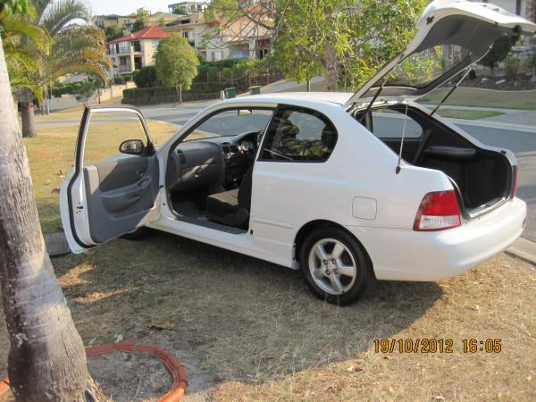 2001 Hyundai Accent GLS