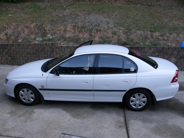 2004 Holden vz COMMODORE 