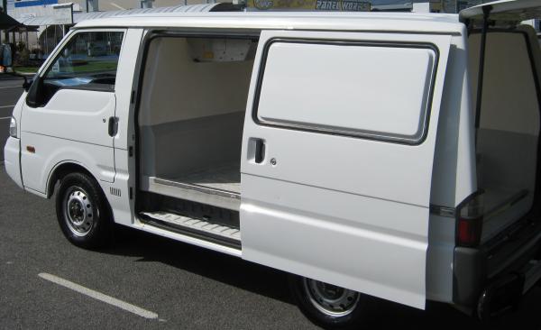 2003 Mazda E1800 REFRIGERATED VAN