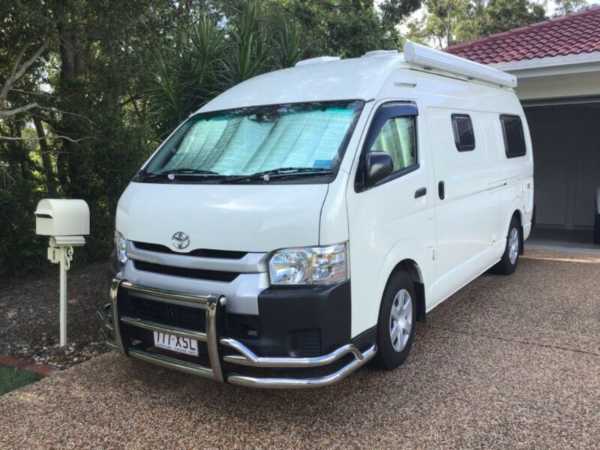 2014 Toyota HIACE SLWB  Automatic 