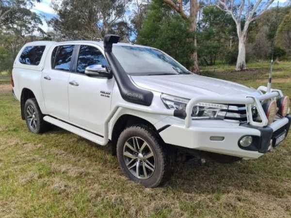 2016 Toyota Hilux Sr5 (4x4) 